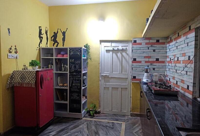 مبيت وإفطار 4bhk Private Farm House For Budget Group Stay