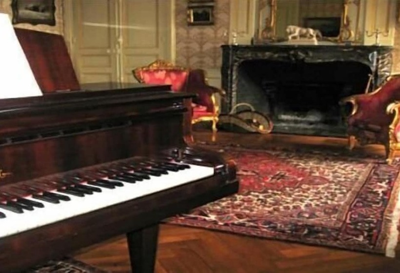 مبيت وإفطار Château De La Voûte