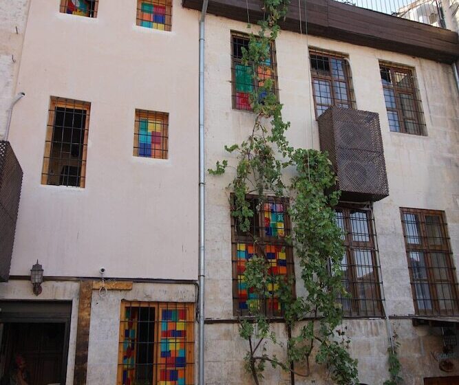 تختخواب و صبحانه Doğanbey Konaği