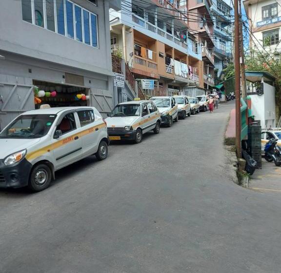 호텔 Chhungte International