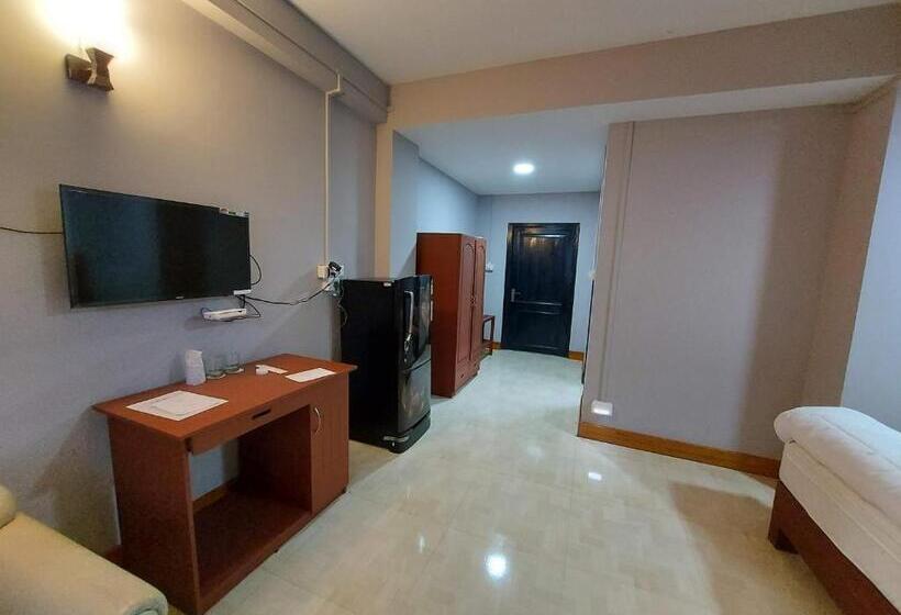 호텔 Chhungte International