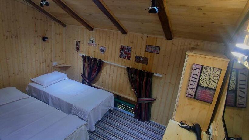 בית מלון כפרי London