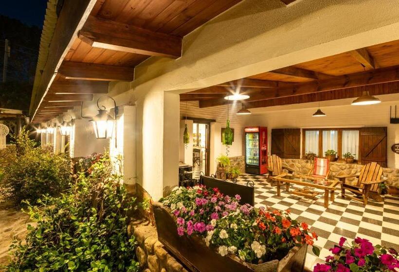 هتل Los Sauces Posada