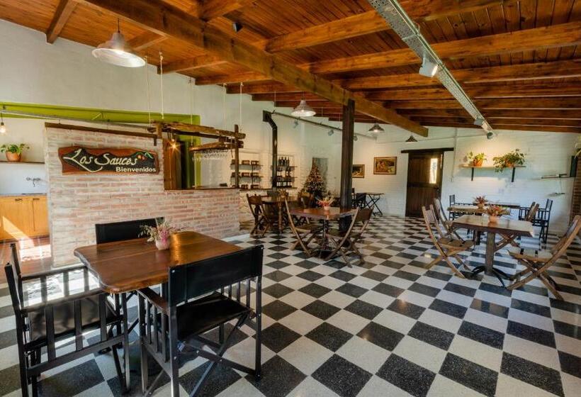هتل Los Sauces Posada