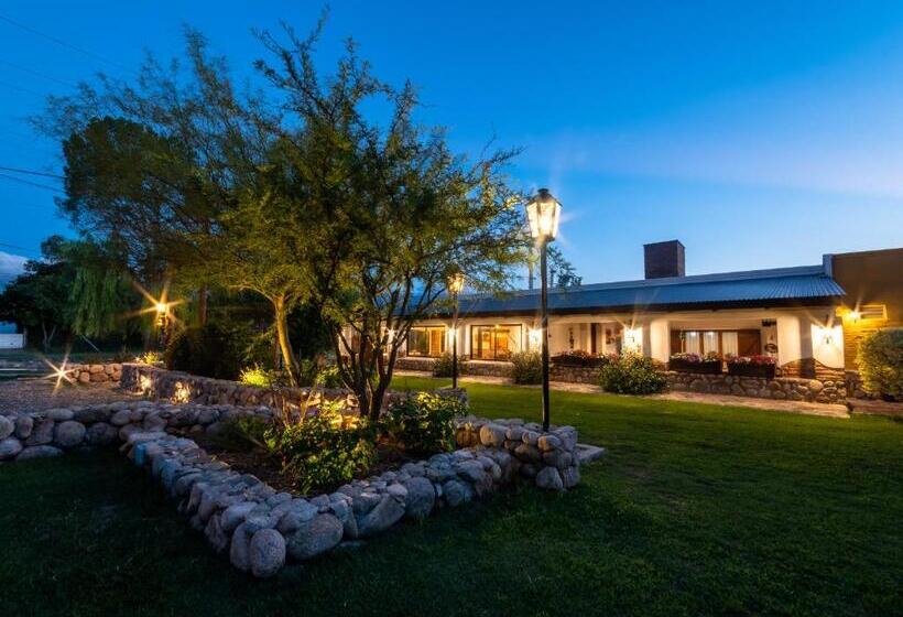 هتل Los Sauces Posada