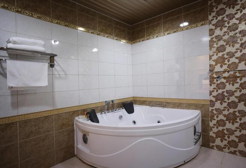 فندق Mandareen Al Sharq Serviced Apartments