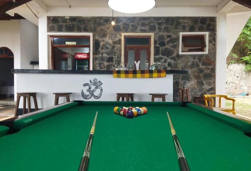 فندق Sunchaser Beach