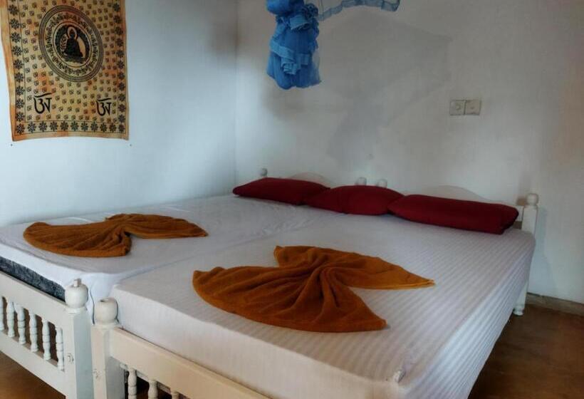 فندق Sunchaser Beach