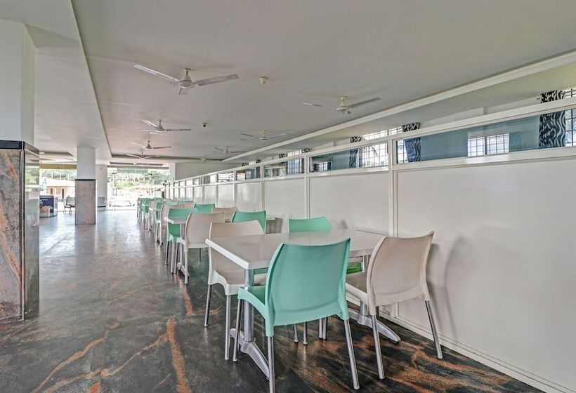 בית מלון כפרי Treebo Green Land Kushalnagar