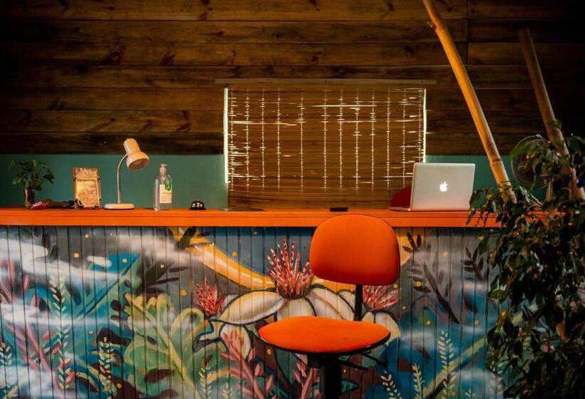 Mundaka Hostel Y Bar