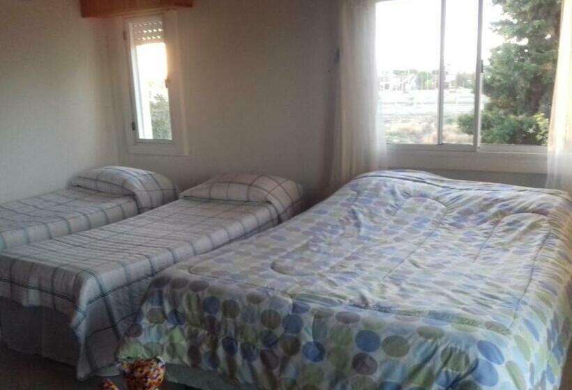 بنسيون Casa De Franchesca Hostel