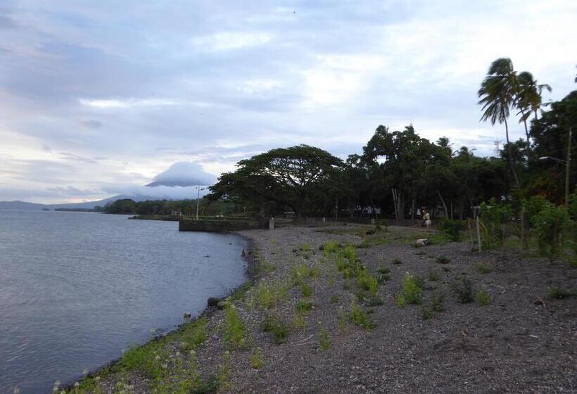 פנסיון Hostal La Cascada