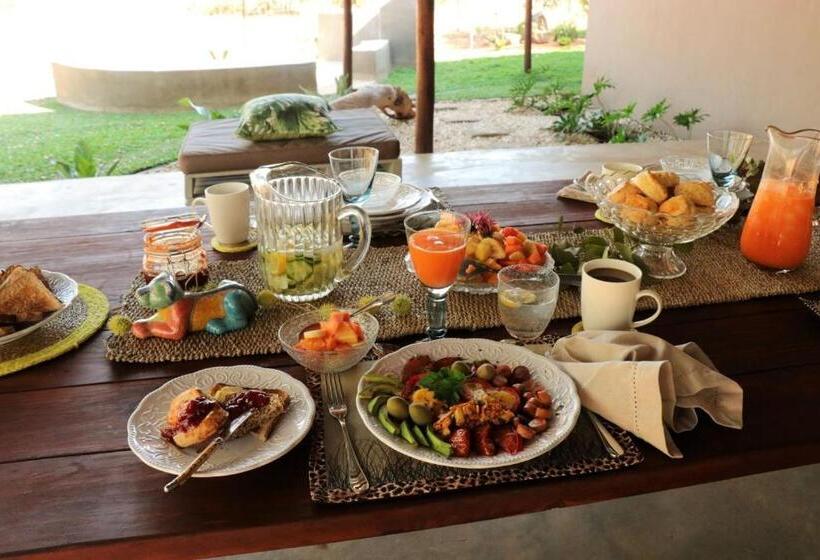 פנסיון Ngalali Retreat