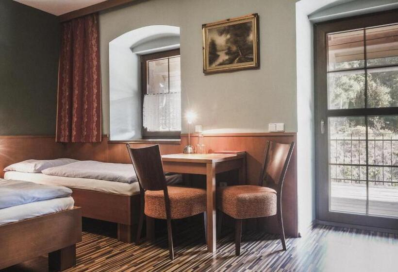 بنسيون Penzion Trojkámen