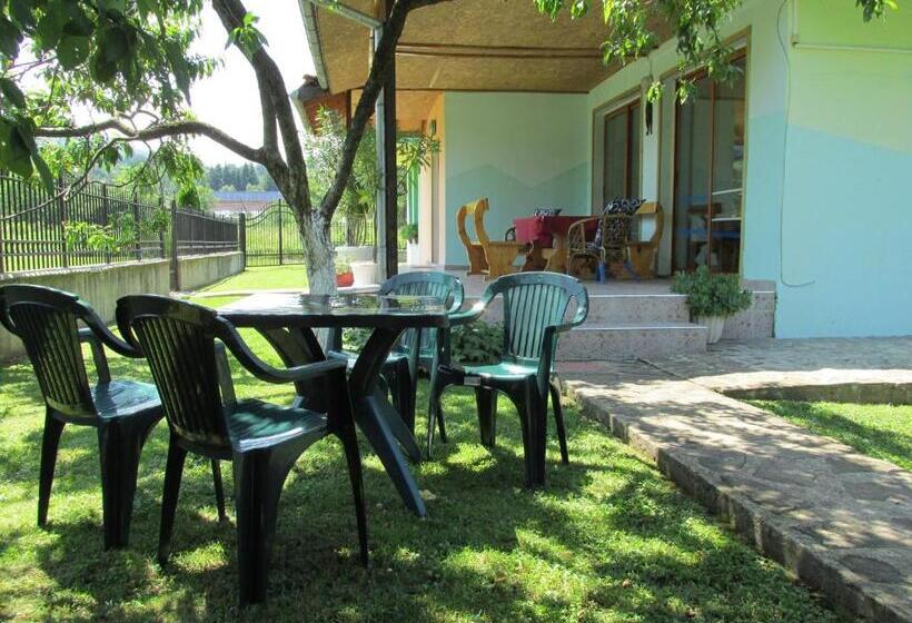 펜션 Pri Orehite Guesthouse
