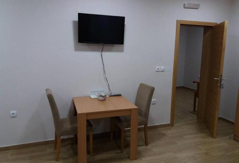 پانسیون Prenoćište I Restoran Ihthis