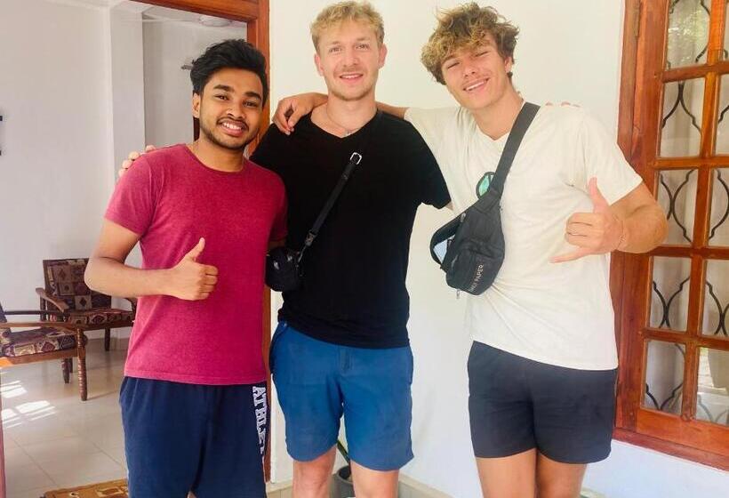 פנסיון Summer Ridge   Homestay