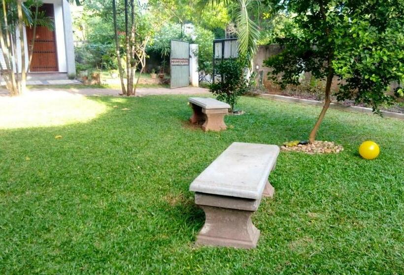 Пансион Summerland Residence