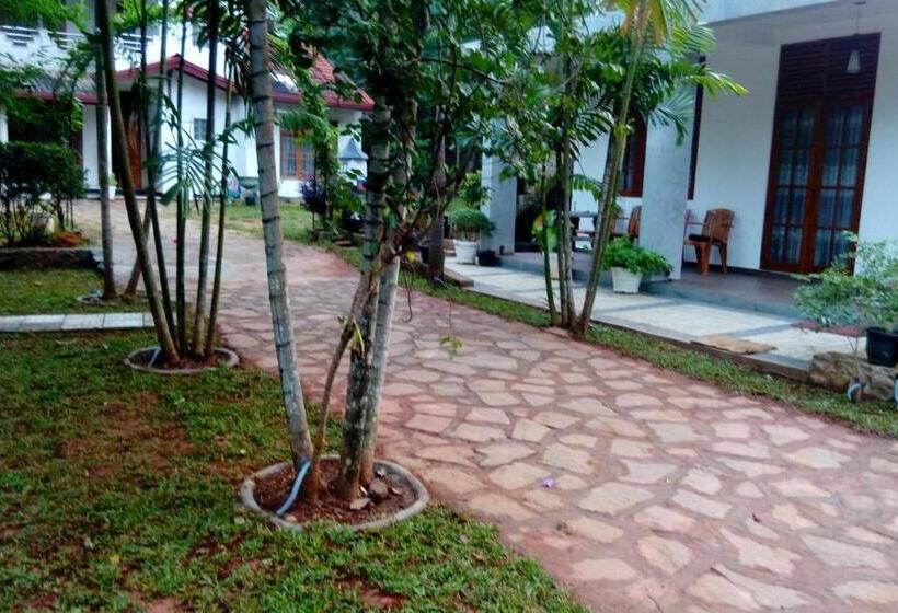 Пансион Summerland Residence