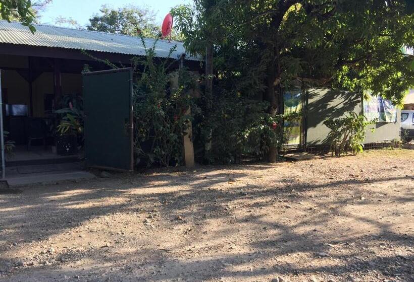 ユースホステル Cabinas Surf Arribadas