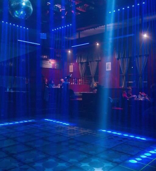 ユースホステル Motel Charlie