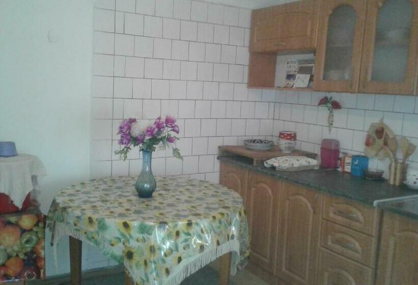 مبيت وإفطار Western House