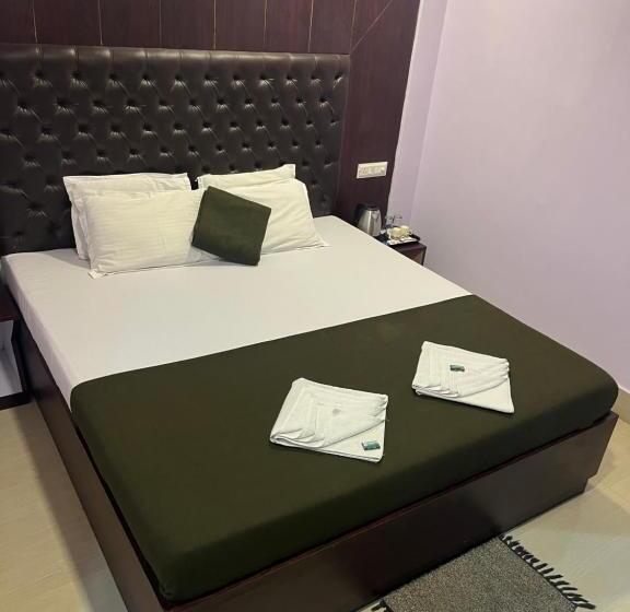 Отель Purnima Residency