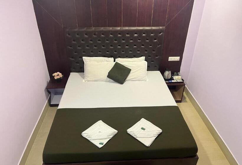 Отель Purnima Residency