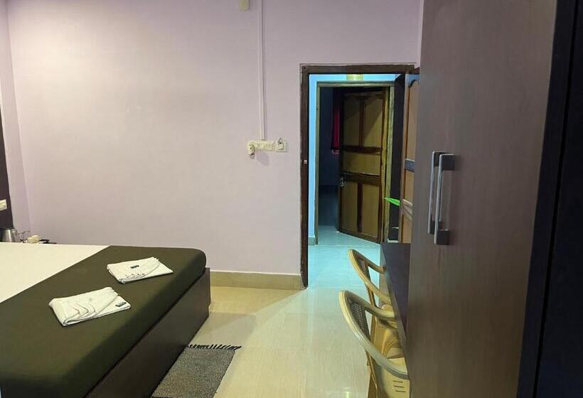 Отель Purnima Residency