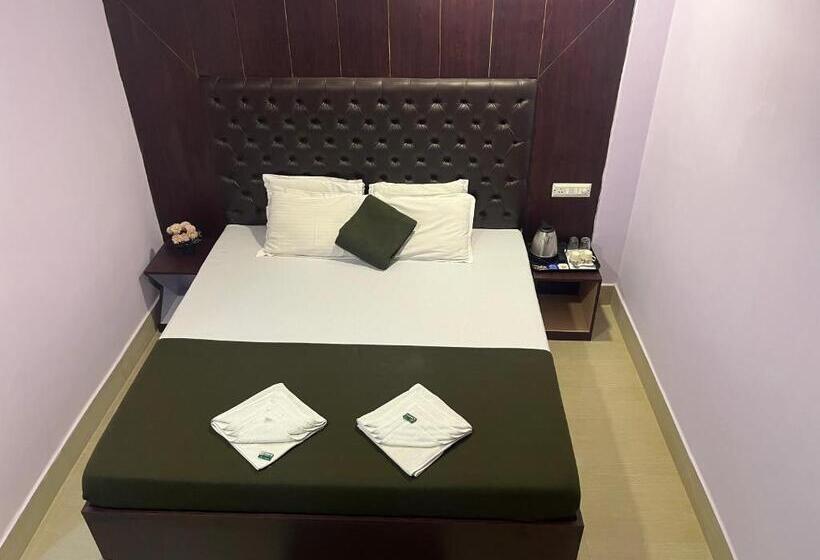 Отель Purnima Residency