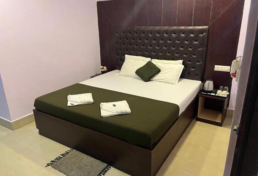 Отель Purnima Residency