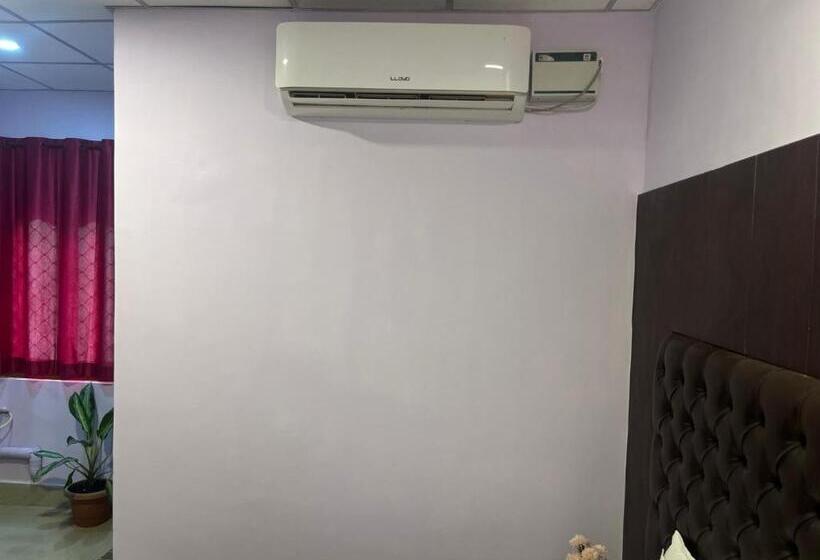 Отель Purnima Residency