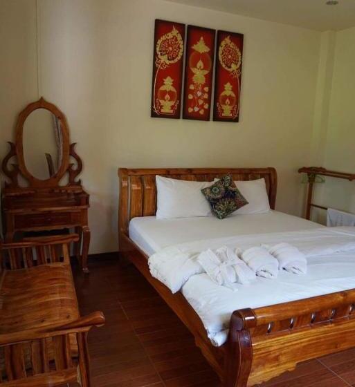 Ruean Phet Sawoei Resort