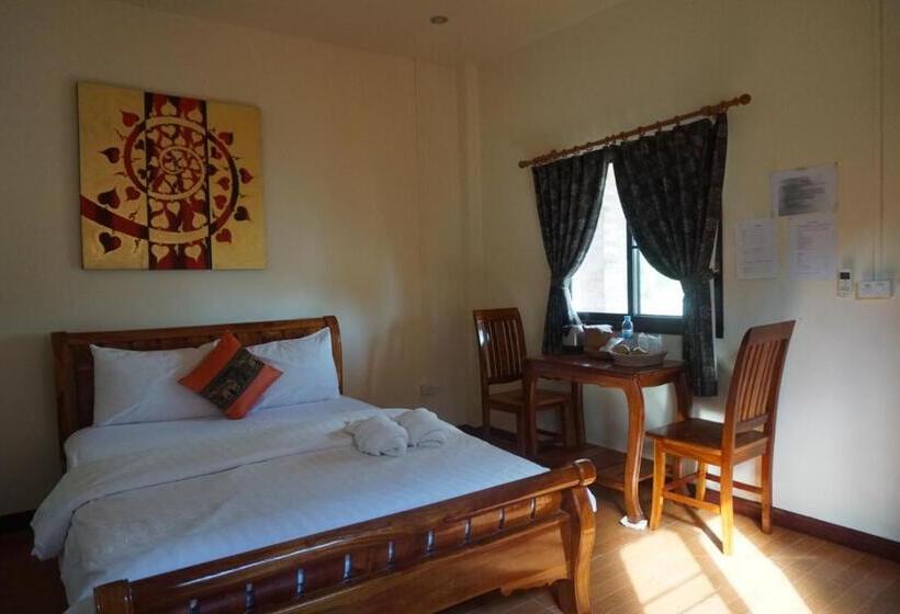 Ruean Phet Sawoei Resort