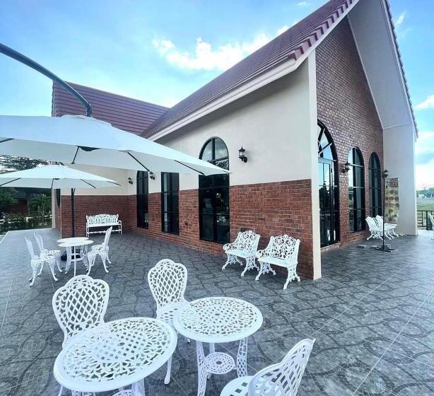 Ruean Phet Sawoei Resort