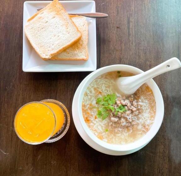 호텔 Ban Nai Amphoe