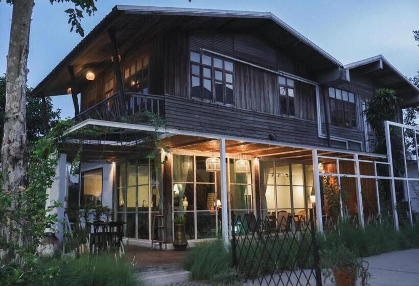 호텔 Ban Nai Amphoe