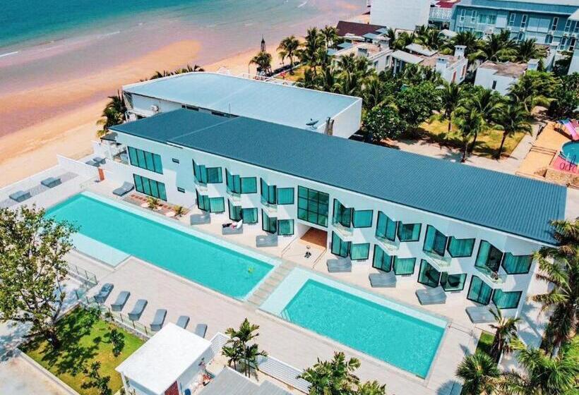 فندق Rattana Pura Beach Resort