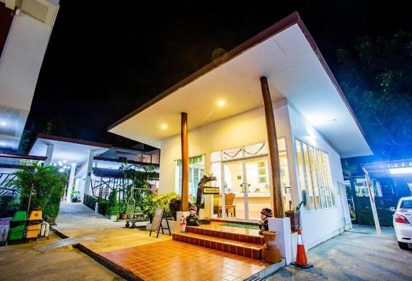 فندق Rattana Pura Beach Resort