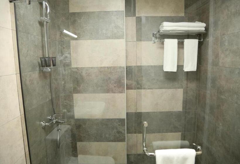 Uptown Hotel Apartment Fujairah By Gewan