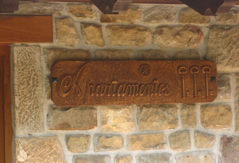 Apartamentos Rurales La Portiella