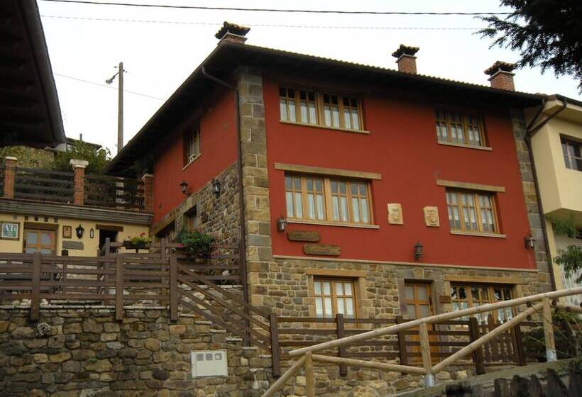 Apartamentos Rurales La Portiella