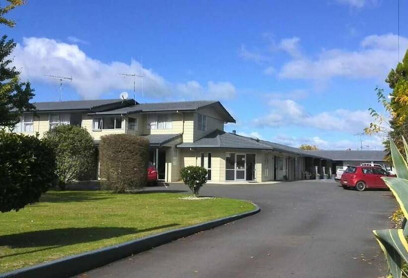 Cambrian Lodge Motel