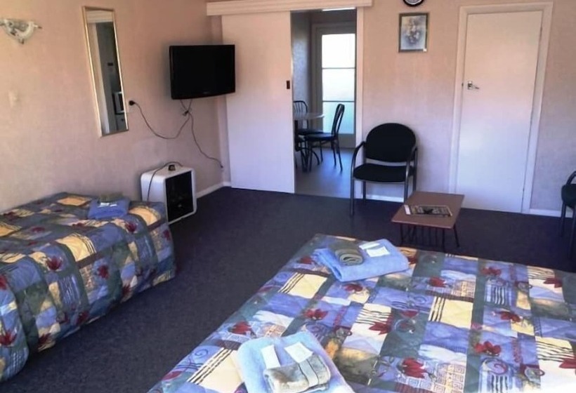 Cambrian Lodge Motel