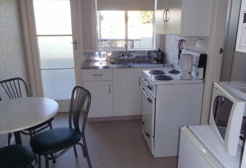 Cambrian Lodge Motel