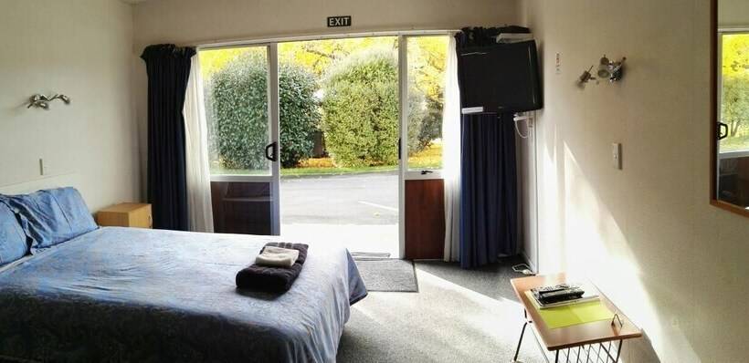 Cambrian Lodge Motel