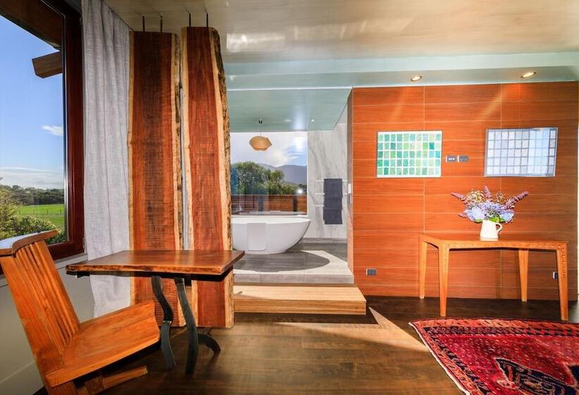 Hapuku Lodge & Tree Houses