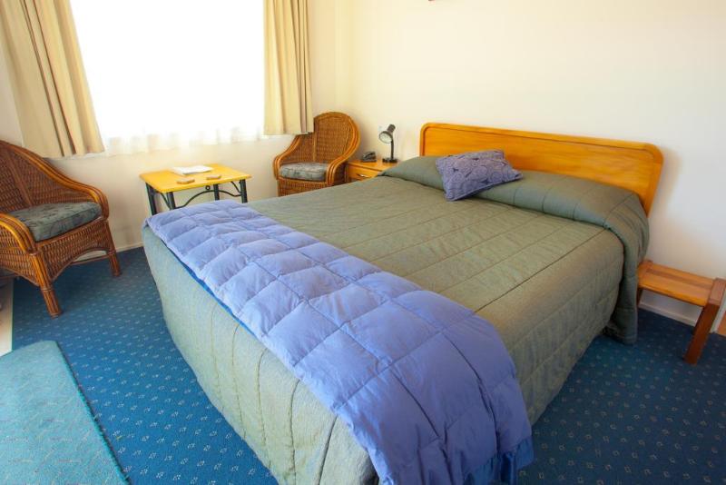 هتل Admirals View Lodge