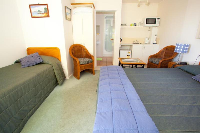 هتل Admirals View Lodge