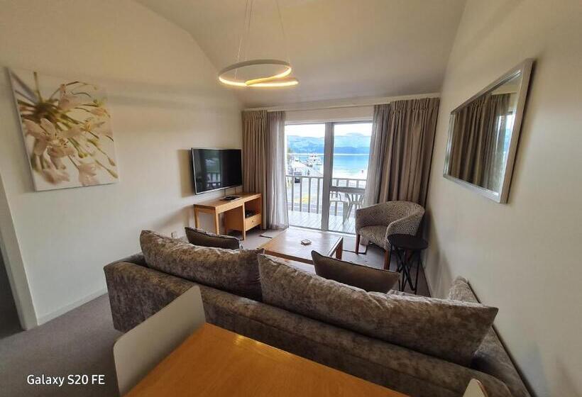 בית מלון כפרי Akaroa Village Inn